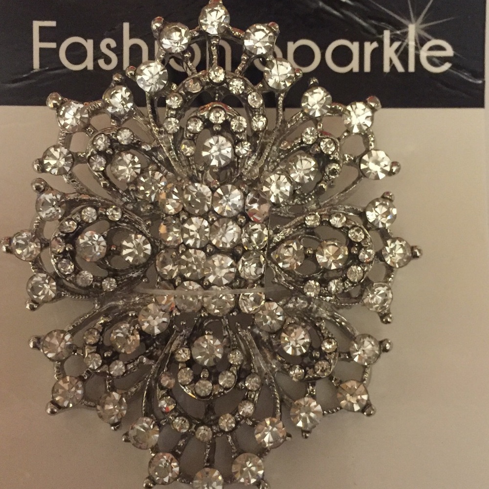 Rhinestone Brooch NEW